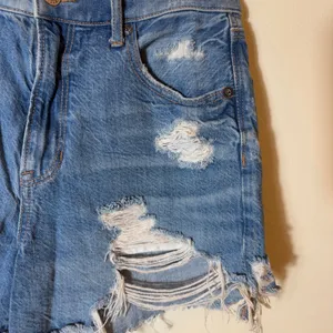 American Eagle Highest Rise Boyfriend Denim Shorts‎ Distressed Size 2 thumbnail 3