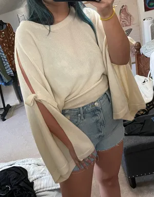 Cream Open Sleeve Cropped Spring Sweater White Size L thumbnail 1
