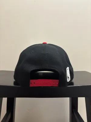 Chicago Bulls New Era Black & Red NBA Bull Logo Snapback Hat thumbnail 2