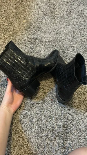 Vagabond Black Leather Platform Bootie thumbnail 4
