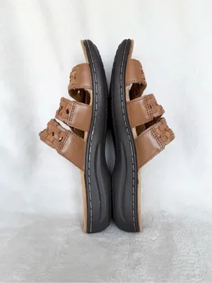 NWOT Clarks Collection Women’s Brown Woven Adjustable Comfort Sandals Size 7 M thumbnail 6