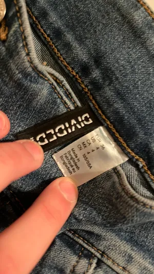 H&M Flare Jeans thumbnail 2