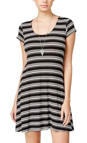 NWT Unedited By Teeze Me Short Sleeve Knit A-Line Dress Black / White XXS thumbnail 1