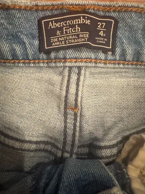 Abercrombie & Fitch Zoe Natural Rise Ankle Straight Jeans Size 27/4 Regular thumbnail 4