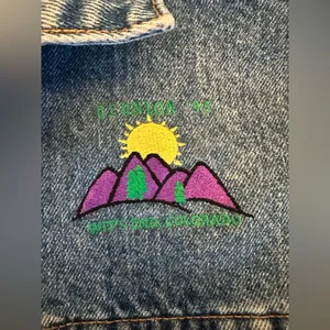 Vintage Levi's Denim Trucker Jacket Women’s Medium Made in USA 90s Jean Jacket thumbnail 3