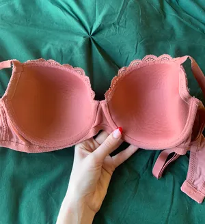 34D Mauve Victoria’s Secret Sparkly Bra thumbnail 2