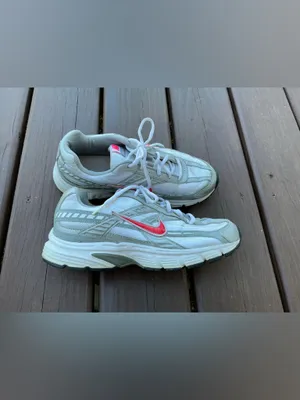 Nike White Sneakers with Hot Pink Swoosh 👟👟 thumbnail 8