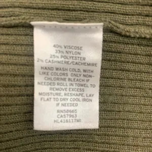 Chelsea28 Womens XS S Olive Green V-Neck Oversized Button Front Cardigan Sweater thumbnail 6