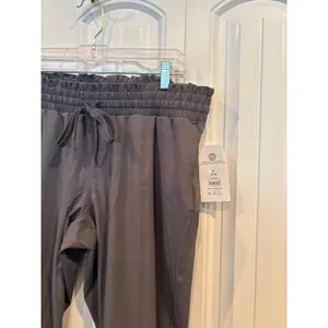 Time And Tru Gray Pants Maternity Pants Size‎ Small thumbnail 4