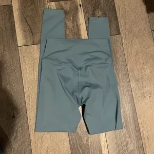 Victoria's Secret PINK Workout Set thumbnail 3