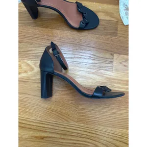 Coach Women's Leather‎ Ankle Strap Block Heel Sandals Size 8 thumbnail 4