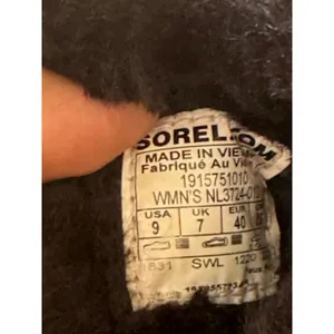 Sorel women's black Sorel Go Mail‎ Run fuzzy slippers size 9 thumbnail 10