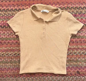 TAN WAFFLE KNIT QUARTER BUTTON POLO TOP Size M thumbnail 1