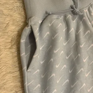 Nike Sky Blue Women’s Oversized Fit Sportswear Fleece Jogger Size XS thumbnail 8