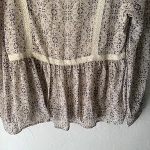 In Loom Blouse‎ Womens Small Purple Floral Long Sleeve Peplum Boho Lace Top thumbnail 3