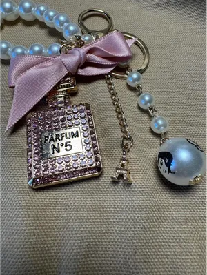 Elegant Parfum No. 5 Pink Crystal Keychain Pearls and Bow thumbnail 2