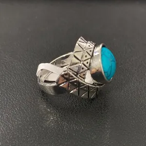Silver and Turquoise Ring Size 8.25 thumbnail 3