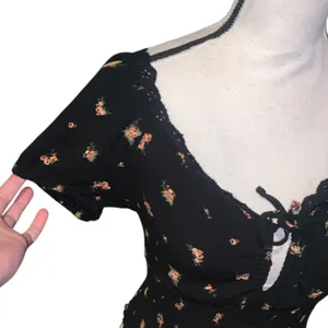 Eyeshadow Womans Size L Top Floral Black Short Sleeve Puff Peasant Blouse Crop thumbnail 3
