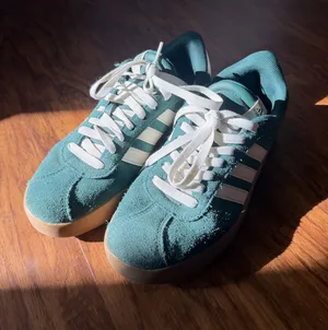 Adidas Women’s VL Court 3.0 Sneakers 7.5 thumbnail 1
