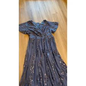 Pinup Fashion Blue Sequin Mesh Maxi Dress Plus Size 18W Flutter Sleeve V-Neck thumbnail 3