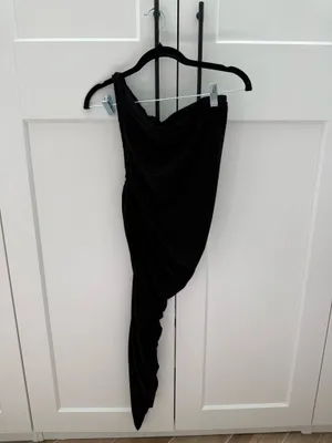 Norma Kamali Diana Gown thumbnail 3