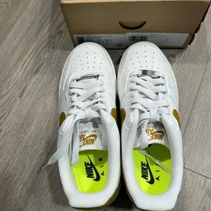 Nike W Air Force 1 '07 NN Nature White Bronzine Gold DV3808-101 Women's 7.5 thumbnail 3