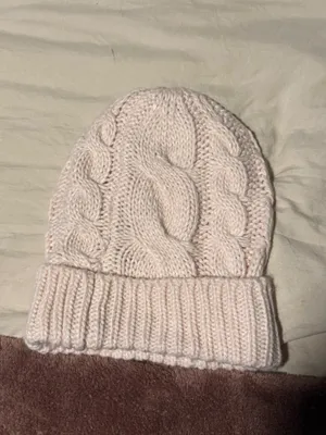 Michael Kors hat and scarf set thumbnail 7