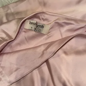 NWOT HOUSE OF CB 'Giuliana' Ballerina Pink Satin Maxi Skirt Sz L thumbnail 7