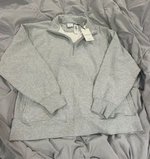 Aritzia boyfriend zip up size M thumbnail 2