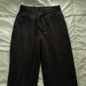 Lululemon Scuba High-Rise Joggers thumbnail 4