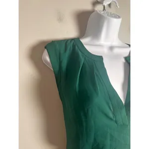 J.Crew‎ Emerald Green Sleeveless Popover Pleated V-Neck Blouse Top Size 8 thumbnail 3