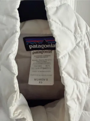 Patagonia creamy white Quilted Lightweight Puffer Jacket size xs thumbnail 4