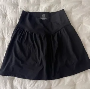 JoyLab Black athletic skirt thumbnail 1