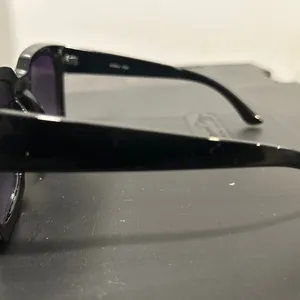 Stylish Black Sunglasses thumbnail 5
