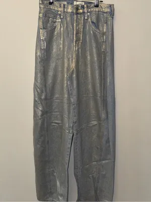 Universal thread High Rise Curved Leg Jeans Sz 6 thumbnail 3