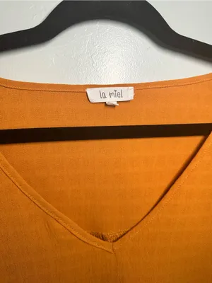 LA MIEL V-Neck Short Sleeve Tunic in Orange thumbnail 2