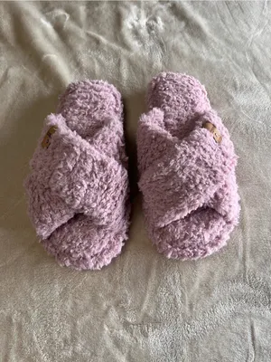 GOEWY Lavender Fuzzy Criss Cross Memory Foam Slippers House Shoes Sz 5-6 NWOT thumbnail 3