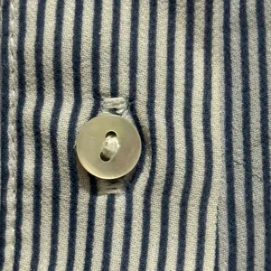 H&M Women’s Blue White Striped Sleeveless Button Front Blouse Size 12 thumbnail 4