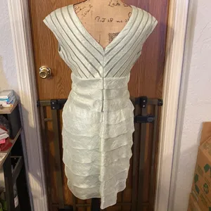 Adrianna Papell Petite Size 10P Mint Green Ruffle Tiered Cocktail Dress thumbnail 4