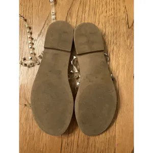 Steve Madden Women’s Beige Clear Silver Strappy Studded Sandals US 10.5 thumbnail 3