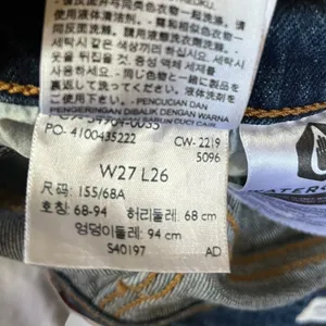 LEVI'S Women's Wedgie Straight Button Fly Jeans With Raw Hem Size 27 | EUC thumbnail 7