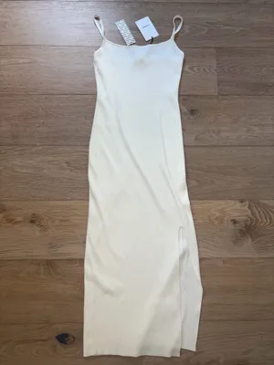 Brand new Urban Outfitters White maxi dress with side slit thumbnail 4