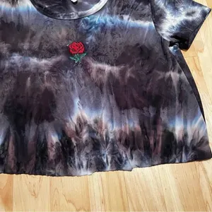 Streetwear Society Small Tie-Dye Rose Crop Top Short Sleeve thumbnail 2