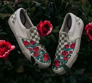 VANS DX‎ Rose 🌹 Embroidery Sneakers thumbnail 1