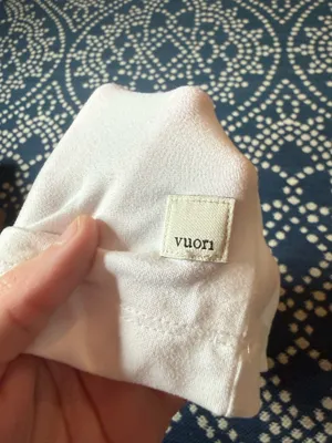 Vuori energy white t-shirt size L #athletic #minimalist thumbnail 2