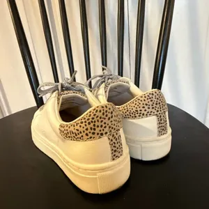 Universal Threads Cadey leopard and white sneakers 6 thumbnail 6