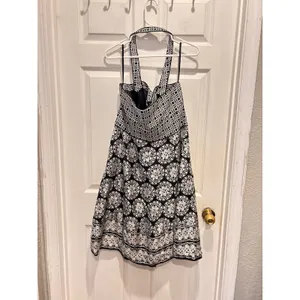 White House‎ Black Market 100% Silk Halter Dress Black White Medallion Print 14 thumbnail 5