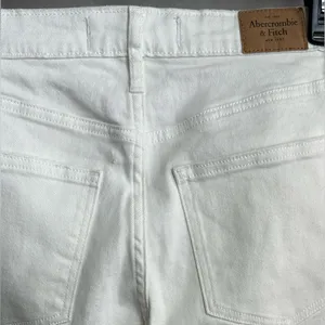 Abercrombie & Fitch Women’s Ankle Straight Ultra High Rise Jeans thumbnail 7