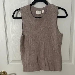 Cyrus Women's Textured Sleeveless Top - Tan medium thumbnail 1