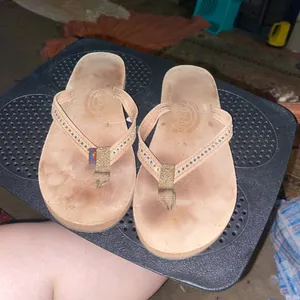 Rainbow sandals size 6 thumbnail 2